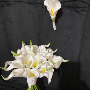 Elegant White Calla Lily Bouquet